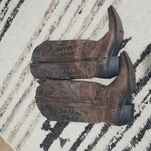 Laredo cowgirl boots